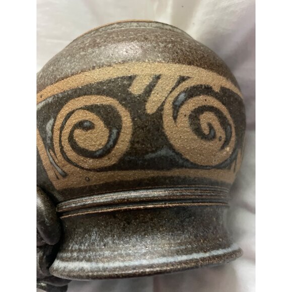 Handcrafted Vintage Stoneware Mug With Lid & Swirl Design - Picture 10 of 16